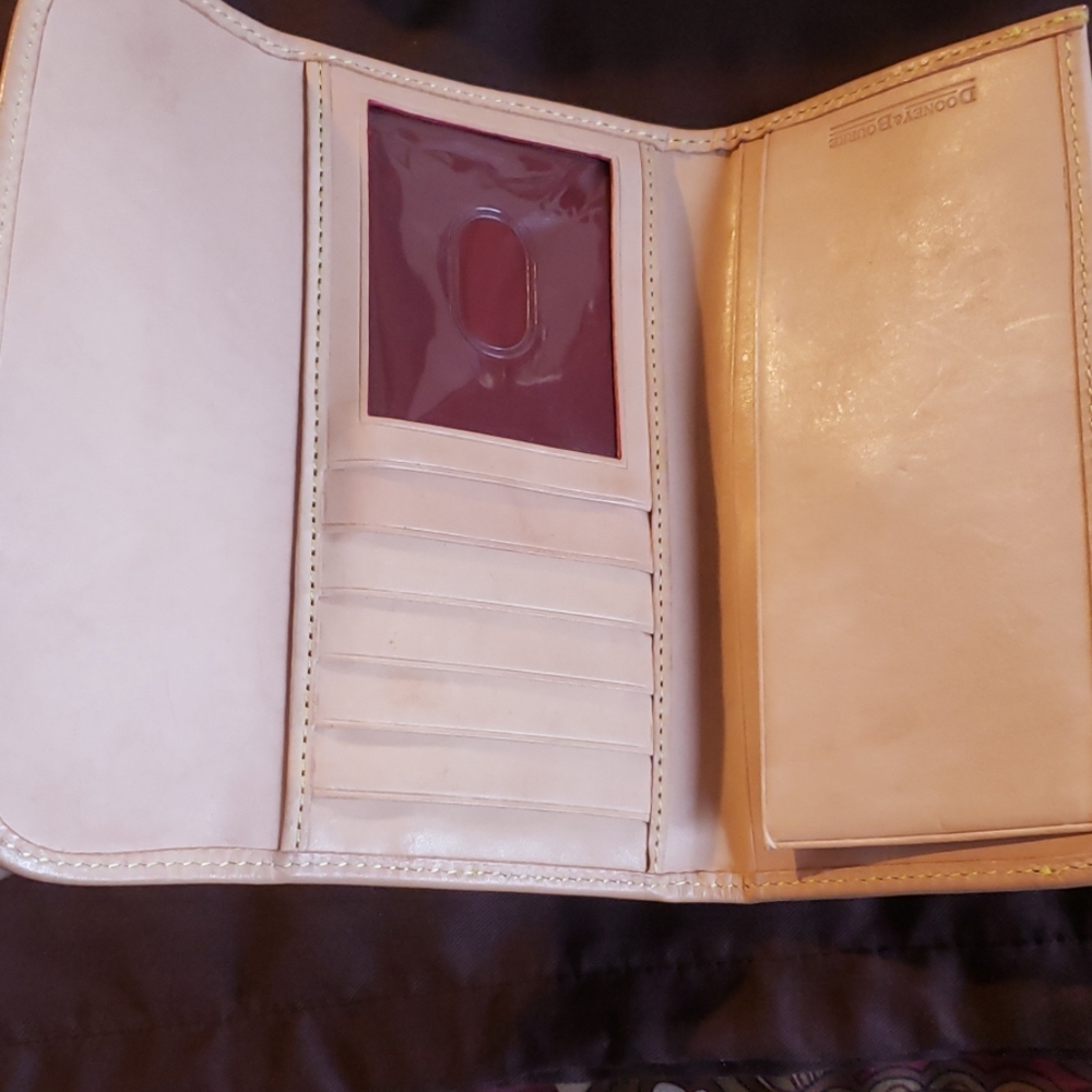Dooney & bourke set - Picture 4 of 6
